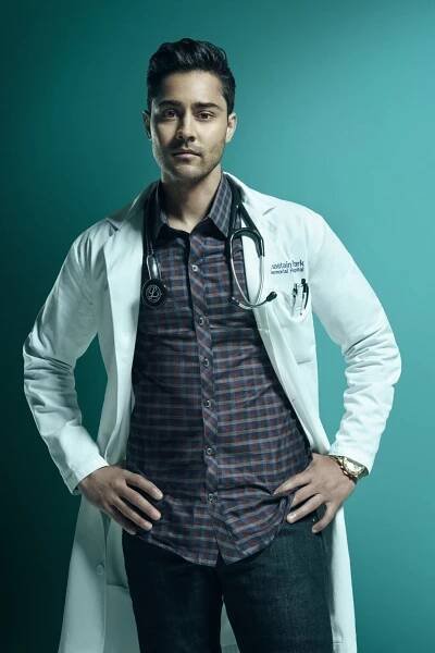 Doktoři - Série 5 - Promo - Manish Dayal