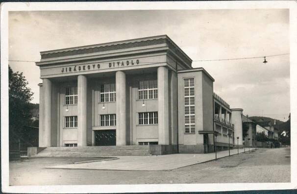 10D10092 Hronov - Jiráskovo divadlo - Pohlednice místopis