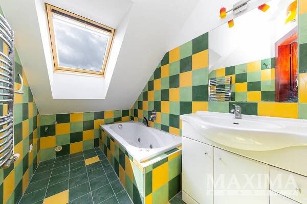 Exkluzivně Prodej podkrovního bytu 2+1, 95 m2, v ulici Přerovská, Holice okres Olomouc | Reality.iDNES.cz 