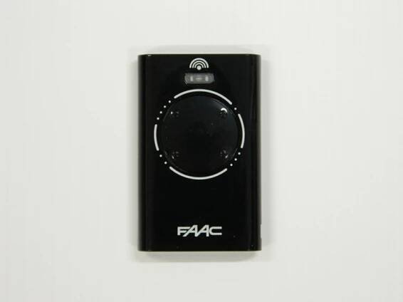 Dálkový ovládač FAAC XT04 SLH LR černý