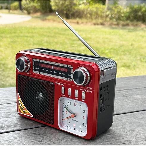 📻 Multifunkční přenosné rádio – přehrávání FM/AM/SW, Bluetooth, MP3, svítilna a solární nabíjení – LYSFUR 