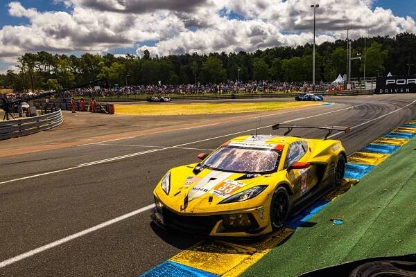 Úžasný příběh v Le Mans. Stý ročník nejslavnějšího 24h závodu vyhrálo po 58 letech Ferrari!