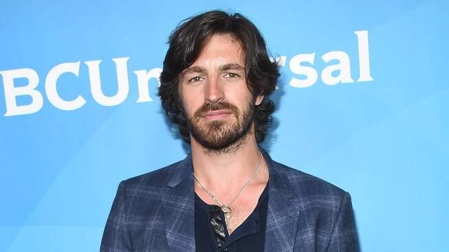 'Nightflyers' Star Eoin Macken To Direct Relationship Drama 'Grey Elephant'