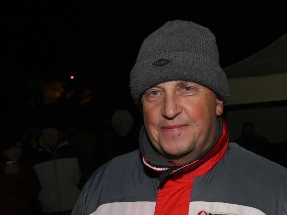 Na náměstí v Uhlířských Janovicích si připomněli Ivetu Bartošovou i Karla Kryla
