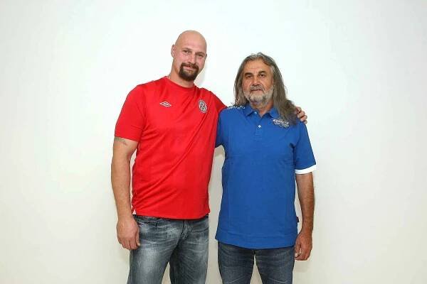 Setkání Libora Zábranského s Václavem Bartoňkem v září roku 2013.