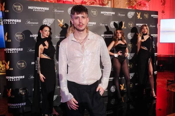 Před nástupem do reality show StarHouse dostal Filip Jankovič zajímavou radu od partnera Karla, a sice aby si sepsal desatero, kterého se má držet.