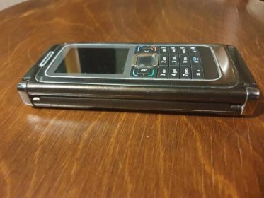 Nokia E90  - Mobily a chytrá elektronika