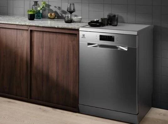 Myčka nádobí Electrolux Série 600 ESS47420SX nerez | DATART