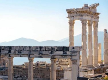 chrám trajan v pergamonu, turecko - pergamon - stock snímky, obrázky a fotky