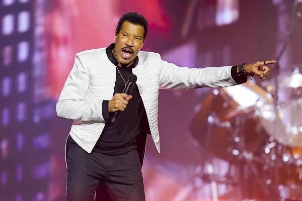 Lionel Richie připomněl sílu zlatých osmdesátek