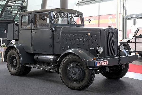 Hanomag SS-100 Gigant