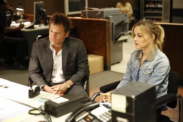 Mizera - Bigamist - Z filmu - Greg Kinnear, Bojana Novakovic
