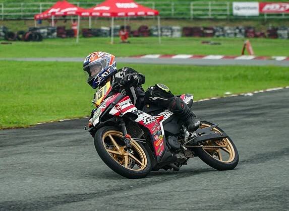 bezplatná Motocyklové Závody Na Okruhu Tarlac City Circuit Track Základová fotografie