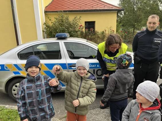 Návštěva Policie ČR - Oficiální stránky MŠ Skaštice