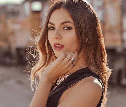 Victoria Justice - Biography, Profile, Facts, and Career