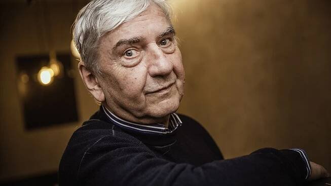 Miroslav Donutil v klubu divadla ABC po zkoušce inscenace Bílá nemoc (14. dubna...