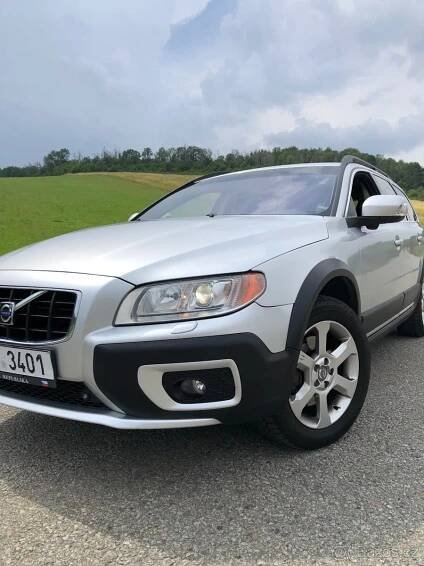 VOLVO XC70 2.4D 136KW 5-VÁLEC AUTOMAT 4x4 XENON - Beroun