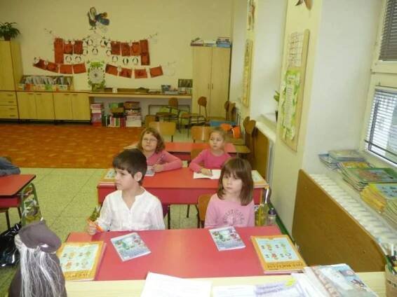 Děti z MŠ na návštěvě v 1. třídě - ZŠ a MŠ Dubicko
