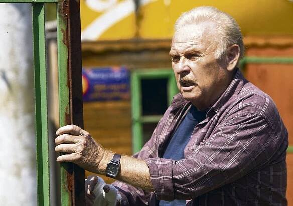 Skvělá zpráva! Luděk Munzar (82) porazil rakovinu a vrací se na divadelní prkna!