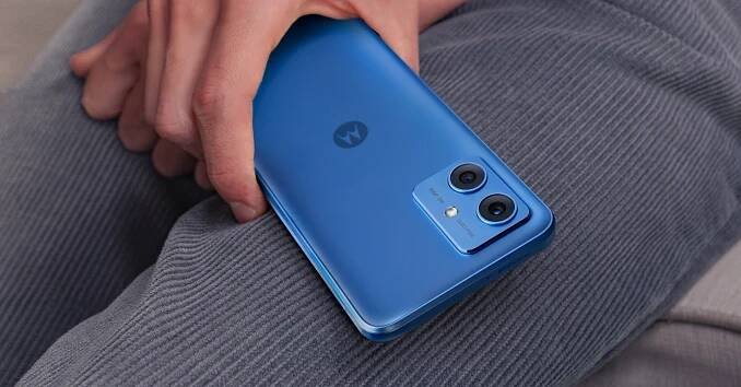 Obří baterie i 12GB RAM jen za 5 tisíc. Motorola má HIT letošního Black Friday
