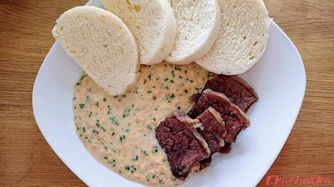 Zeleninová omáčka s hovězím masem, knedlík - Ekucharka.cz