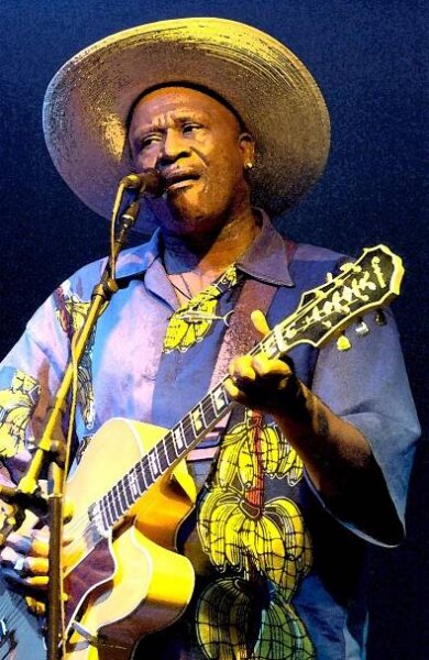 Taj Mahal Live at Austin City Limits Sings Slave Drive & Life is Beautiful