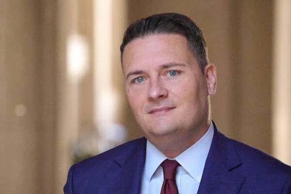 Portrait of Wes Streeting MP.