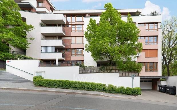 3+kk, U Nikolajky, Praha, 108 m²