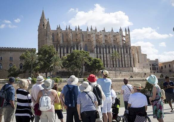 Spain’s Mallorca eyes German travelers by late June to restart tourism