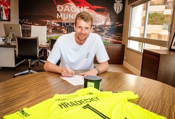 Un jour dans les pas de Lukáš Hradecký, nouveau portier de l’AS Monaco