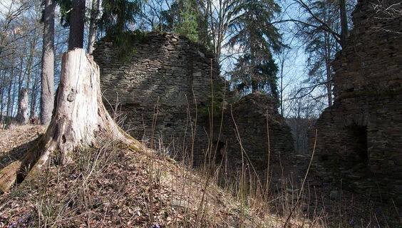Hrádek u Purkarce | Zříceniny Hluboká nad Vltavou | NaVylet.cz