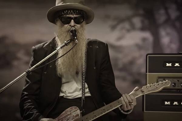 Sledujte ZZ Top Perform „Brown Sugar“ z připravovaného živého alba „Raw“