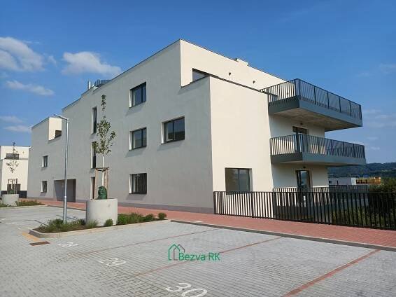 Pronájem byt 1+kk 29m2 s terasou a parkovacím stáním, ul. Na Morákově, Beroun, obrázek č.1