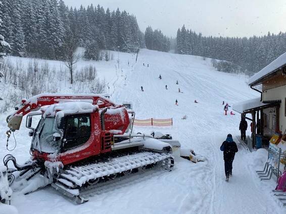 SKI AREÁL RAZULA VELKÉ KARLOVICE 
(klikni pro zvětšení)