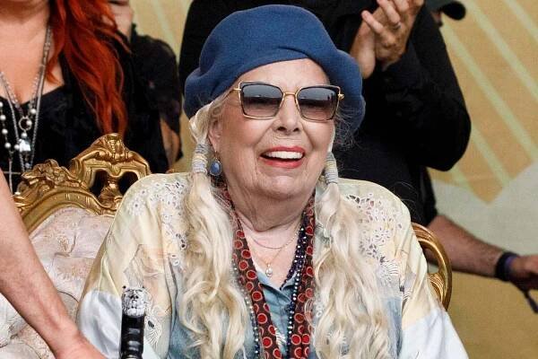 Joni Mitchell Is Still Singing “Both Sides Now”