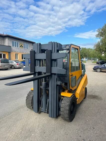 Vysokozdvižný vozík Diesel - D 50 K - MK použité stroje s.r.o. 