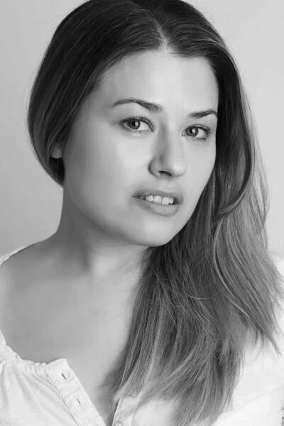 Catrin’s curves are a plus as she snaps up modelling contracts | Welsh News Extra