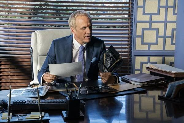 Volejte Saulovi - Podle plánu - Z filmu - Patrick Fabian