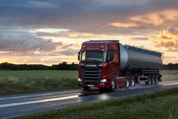 Modernizované motory Scania V8 pro volbu srdce i rozumu | Kamioňáci.cz