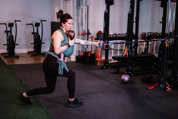 Postpartum: How to Return to Lifting After Birth