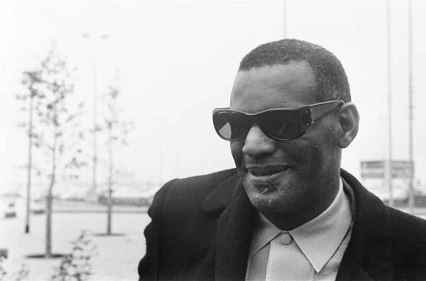Víte, že se můžete setkat s odrůdou marihuany jménem Ray Charles?  