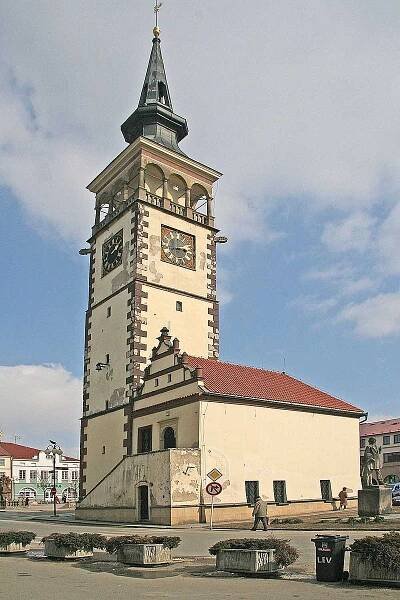 Soubor:Dobruška - radnice.jpg – Wikipedie