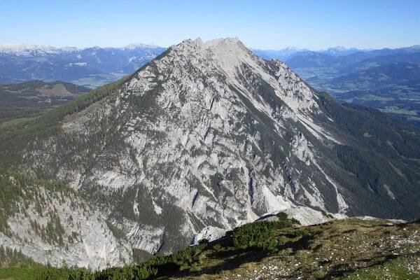 Pohľad zo Stoderzinkenu na susedný Kammspitze