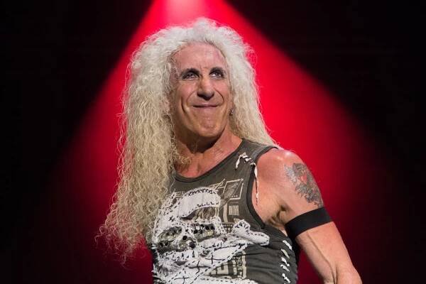 Dee Snider píše román