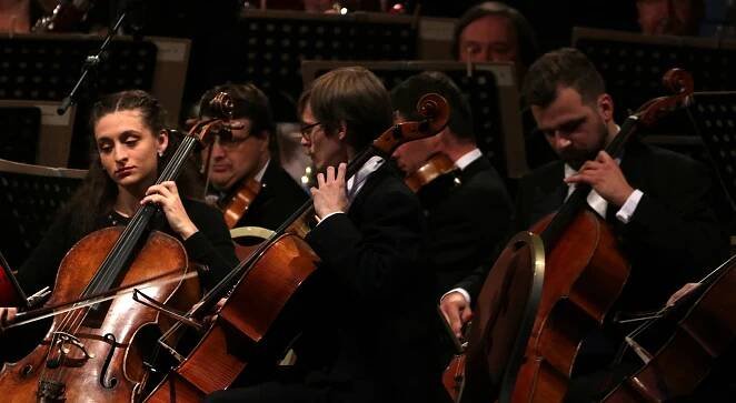 Západočeský symfonický orchestr oslavil narozeniny galakoncertem na kolonádě
