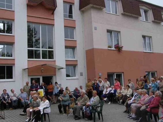 Pečovatelský dům v Polici nese od pátku jméno Javor