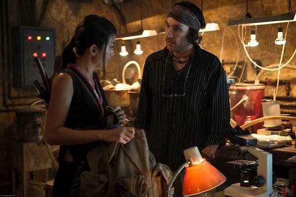 Pamelyn Chee, Callan Mulvey - Beyond Skyline - Z filmu