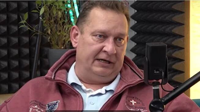 Zemřel známý dabér Pavel Vondra (†54), hlas Steva z Beverly Hills i Hugha Granta z Lásky nebeské - Super.cz