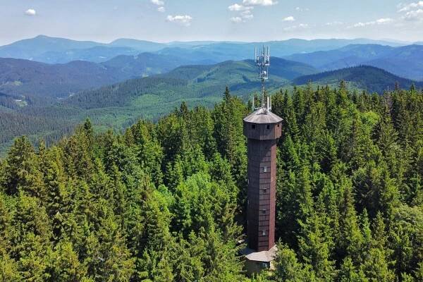 Za výhledy do okolí české hranice – Čarták a Miloňová