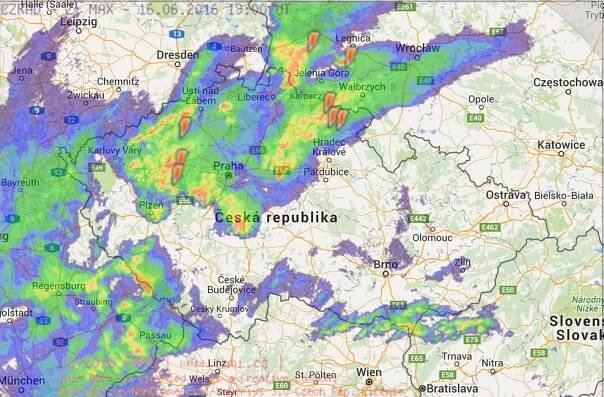 Noční bouře: Dům na Liberecku zapálil blesk! Padaly i kroupy | TN.cz